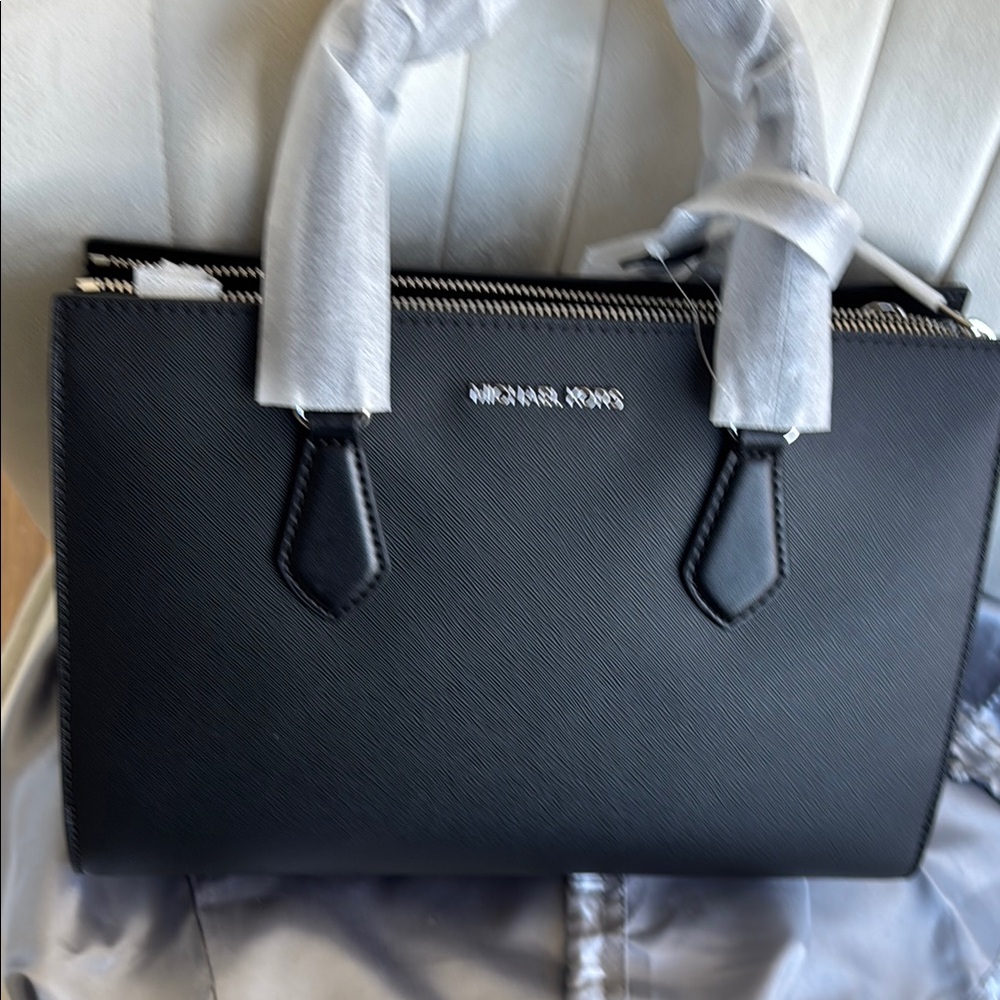 Michael Kors Sheila Black silver  Handbag